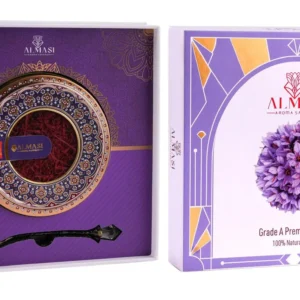 Elegant packaging of ALMASI Super Negin saffron in 3 and 5 gram options, featuring a tin with an ornate blue and gold design and a black spoon, set against a purple and gold box with a detailed saffron flower image. ALMASI超级内干藏红花优雅的3克和5克包装，包括一个装饰有华丽蓝色和金色设计的锡罐和一个黑色勺子，与一个有详细藏红花花朵图案的紫色和金色盒子相对。"